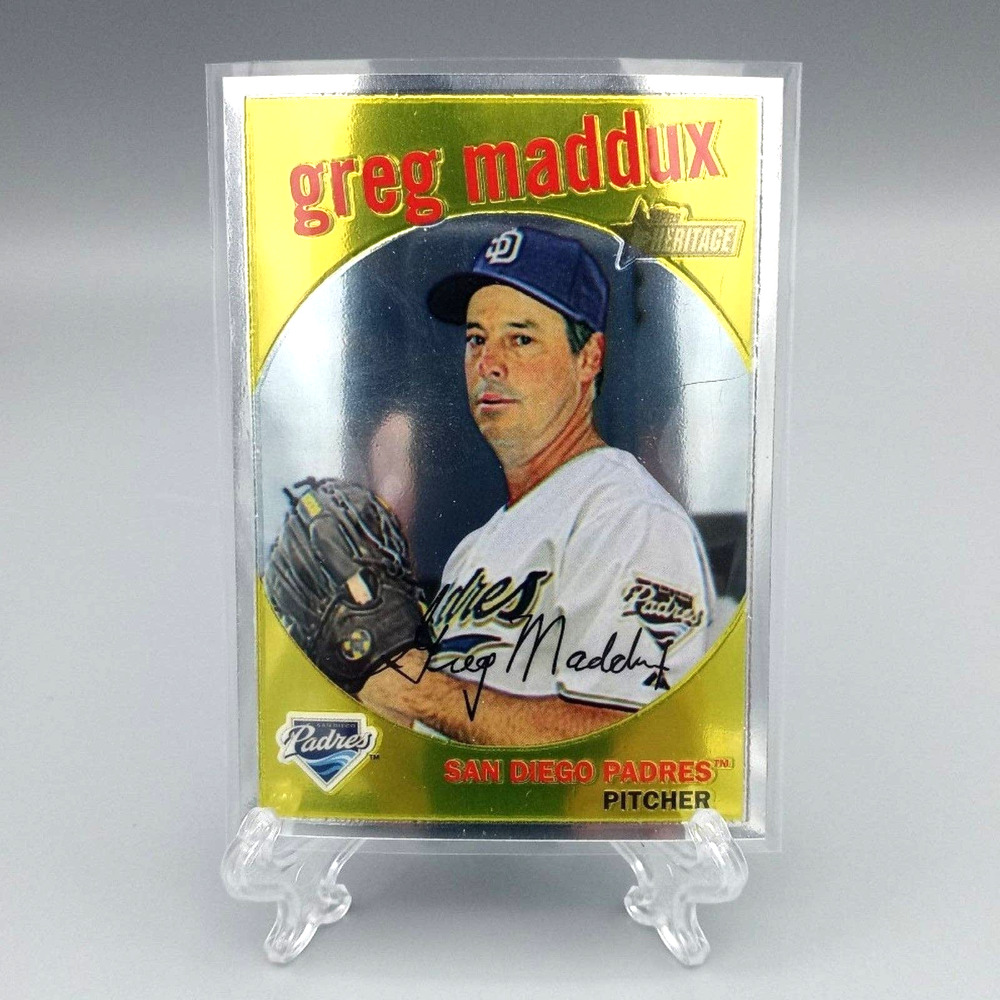 Greg Maddux Padres 2008 Topps Heritage Chrome Refractos C151 Baseball Card Auto